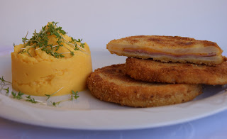 Featured image for “Sellerie Cordon Bleu mit Erdäpfel-Karotten Püree”